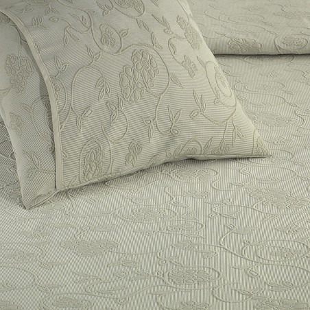 Colcha Piqué Flores en Relieve Modelo Floritura Beige